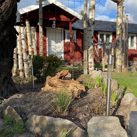Mindre Laegenhet I En Lantlig Miljoe I Skrea Apartment Falkenberg Exterior photo