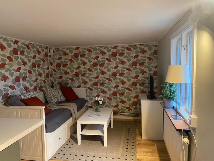 Mindre Laegenhet I En Lantlig Miljoe I Skrea Apartment Falkenberg Exterior photo